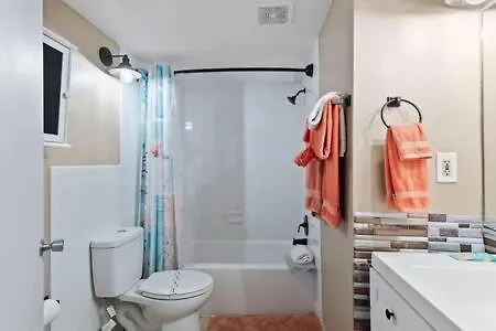 بيت للعطل Oceanside Inn 603 - Affordable Studio With King Bed, Partial Ocean Views, Pool دايتونا بيتش