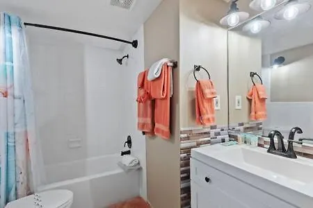 Oceanside Inn 603 - Affordable Studio With King Bed, Partial Ocean Views, Pool دايتونا بيتش