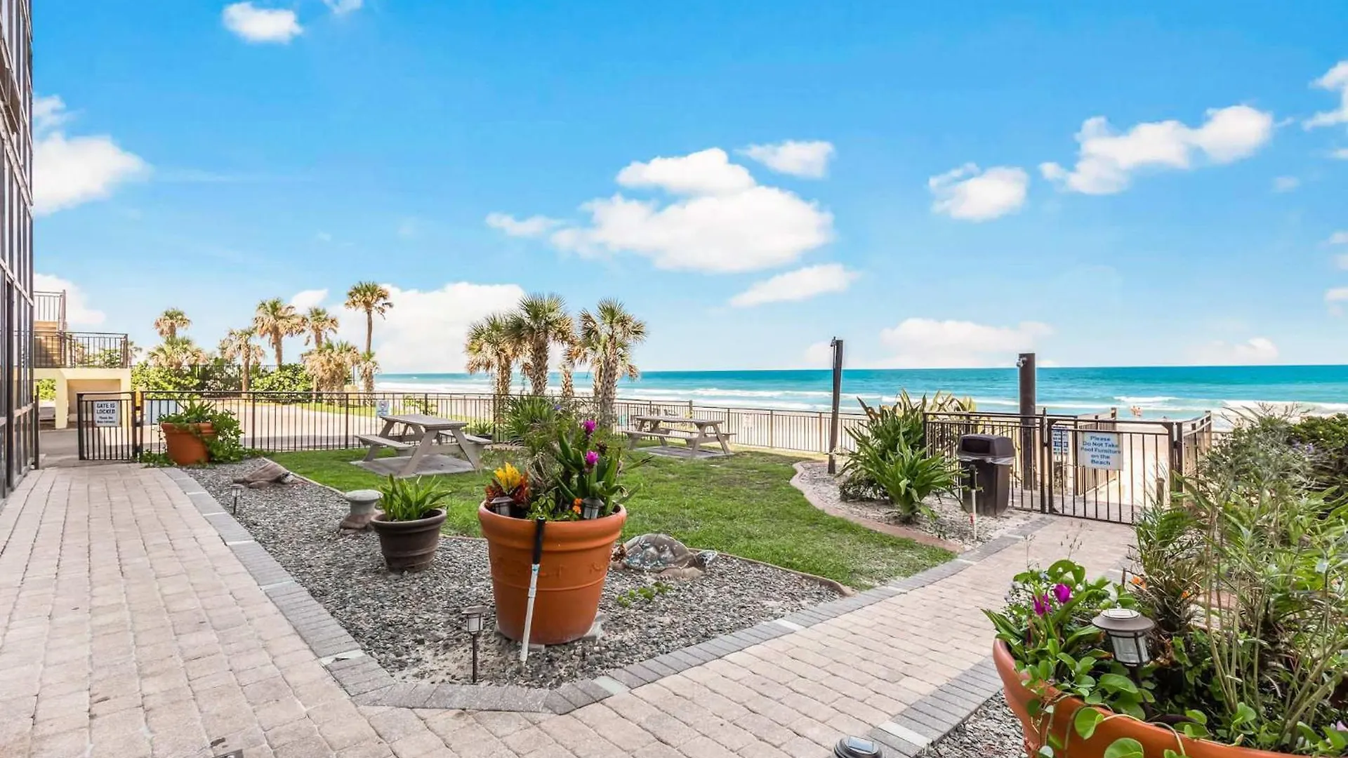 Oceanside Inn 603 - Affordable Studio With King Bed, Partial Ocean Views, Pool دايتونا بيتش الولايات المتحدة الأمريكية